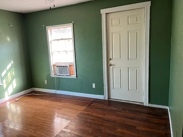 902 S Lamont St — Photo 3
