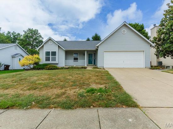 1883 Basket Oak Dr, Saint Charles, MO 63303