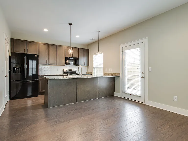 5715 California Ave — Photo 20