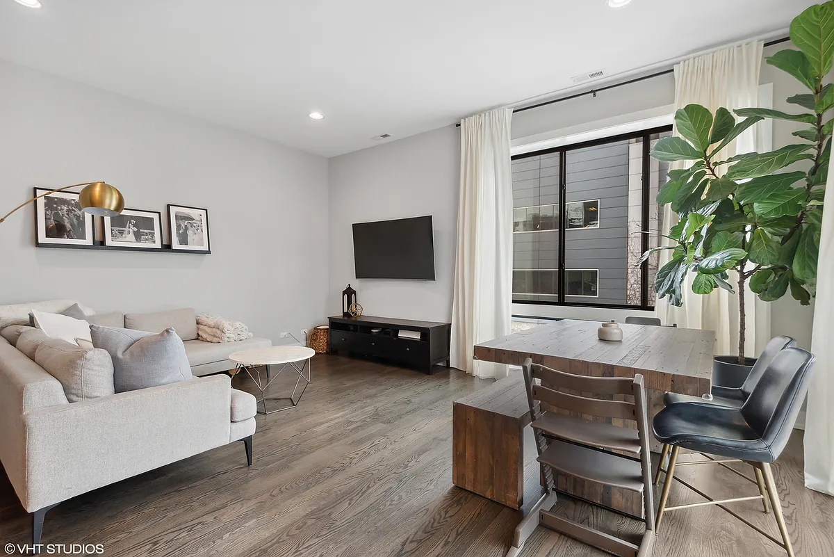 Building Photo - 1618 N Bosworth Ave #2S