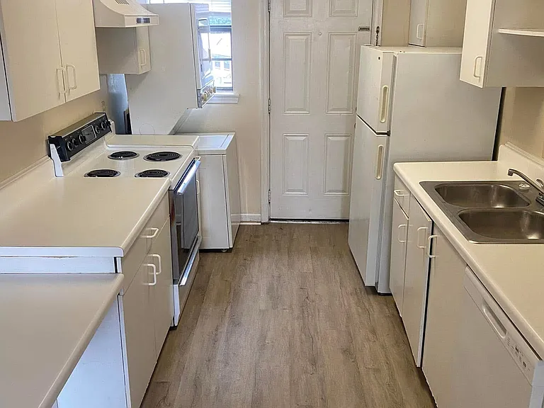 901 Hargrove Rd #1C — Photo 3