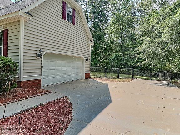 4th image of 206 Clay Brooke Dr