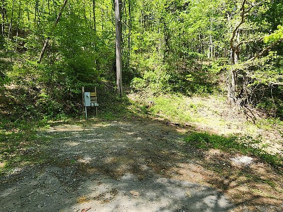 4th image of 11 & 17 Tara Dr #2-3