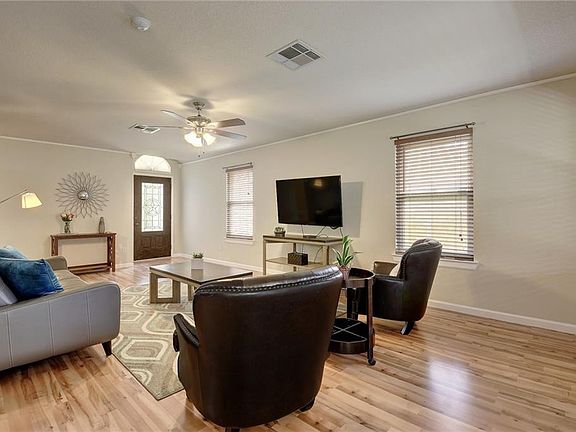 5th image of 1119 Tetbury Ln