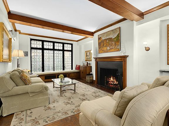 5th image of 40 W 67th St APT 5C