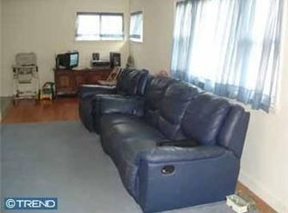 18 Lynch Farm Dr, Newark, DE 19713