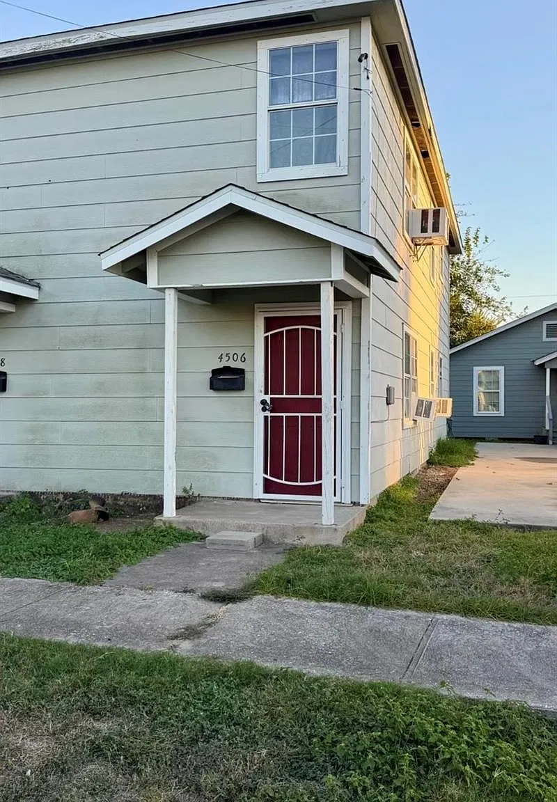 2 bed, 1.0 bath, 1600 sqft, $1,350 — Photo 3