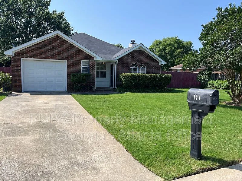 127 Redford Dr