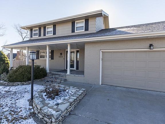 3rd image of 2214 Country Hills Rd