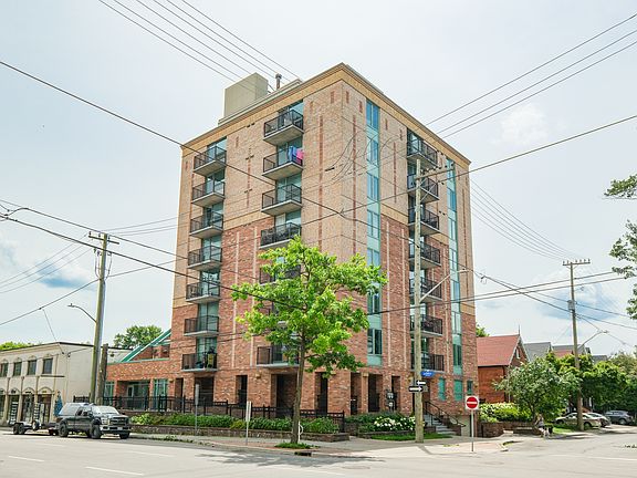 5th image of 80 Florence St #706