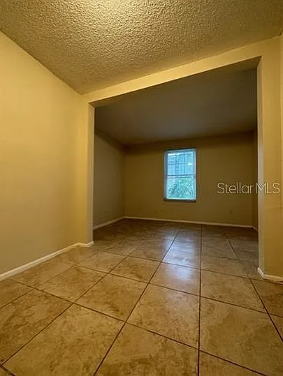 828 Sky Lake Cir #B — Photo 8