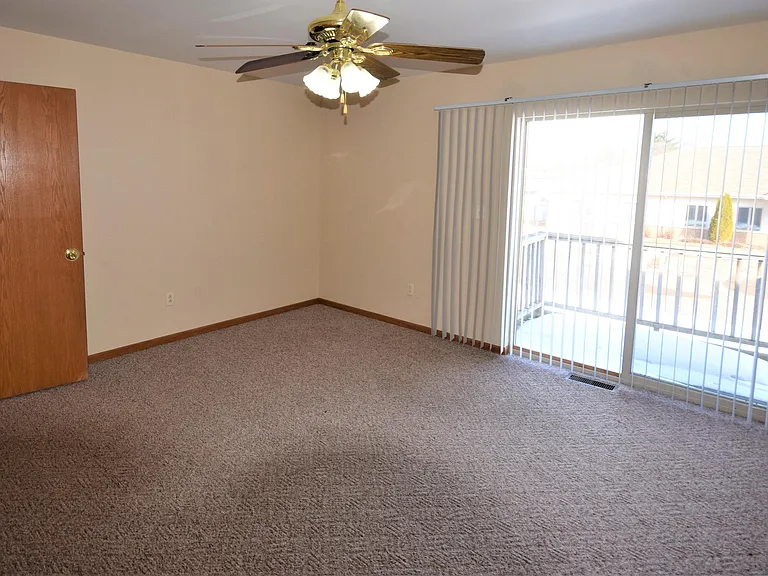 420 Preston Ln — Photo 8