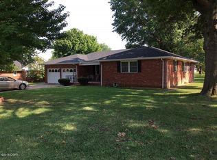 1110 Belle Air Pl, Carthage, MO 64836