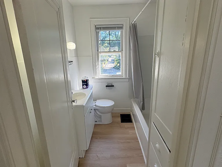 1451 E Columbus St #B — Photo 5
