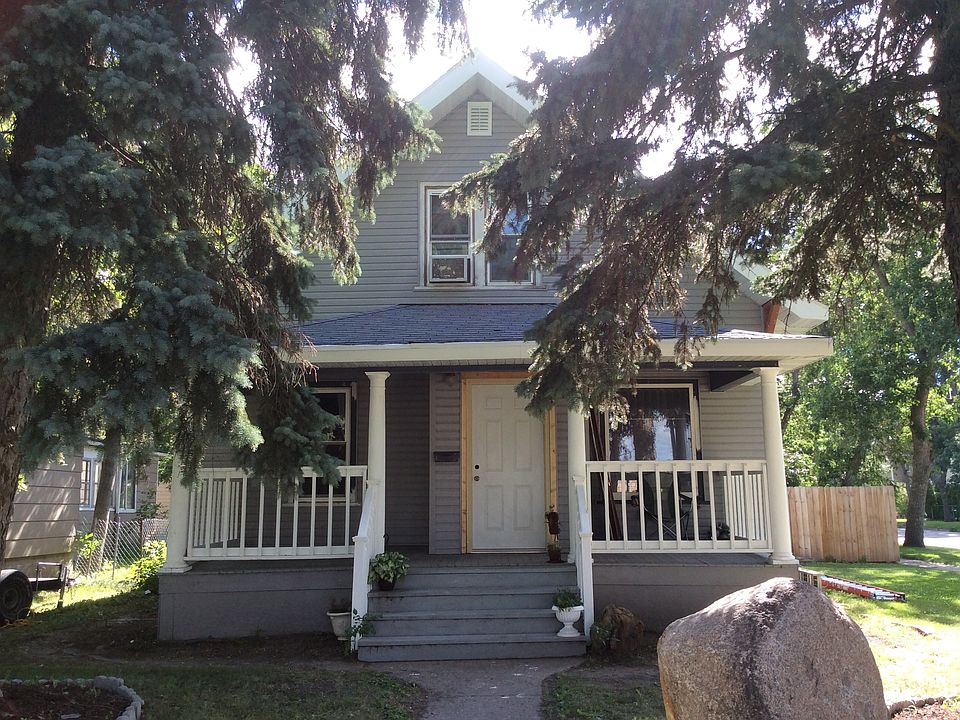 304 4th Ave NE