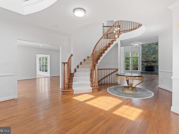 4th image of 16809 Harbour Town Dr