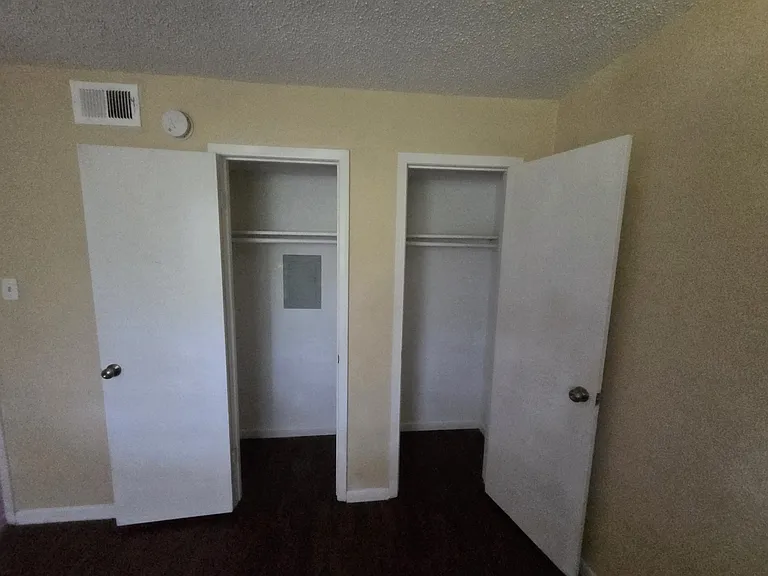 601 Harbour Ave #208 — Photo 11
