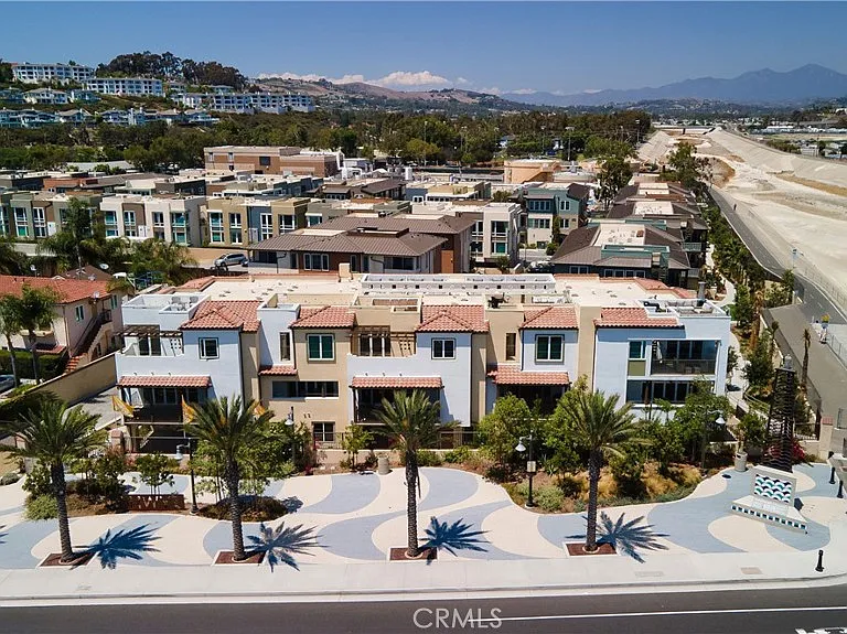 1523 Doheny Way — Photo 1
