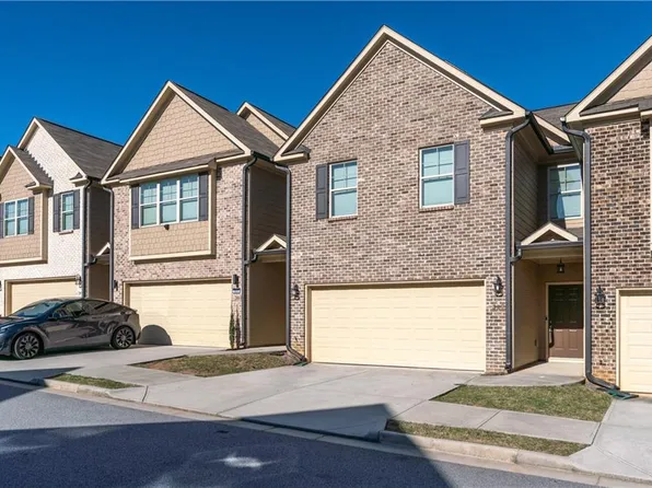 327 Cashes Ct, Lilburn, GA 30047