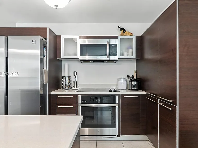 1900 N Bayshore Dr #2810 — Photo 5