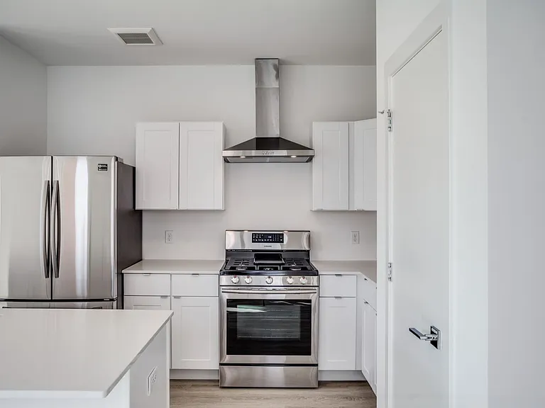 3333 Nicollet Ave S — Photo 1