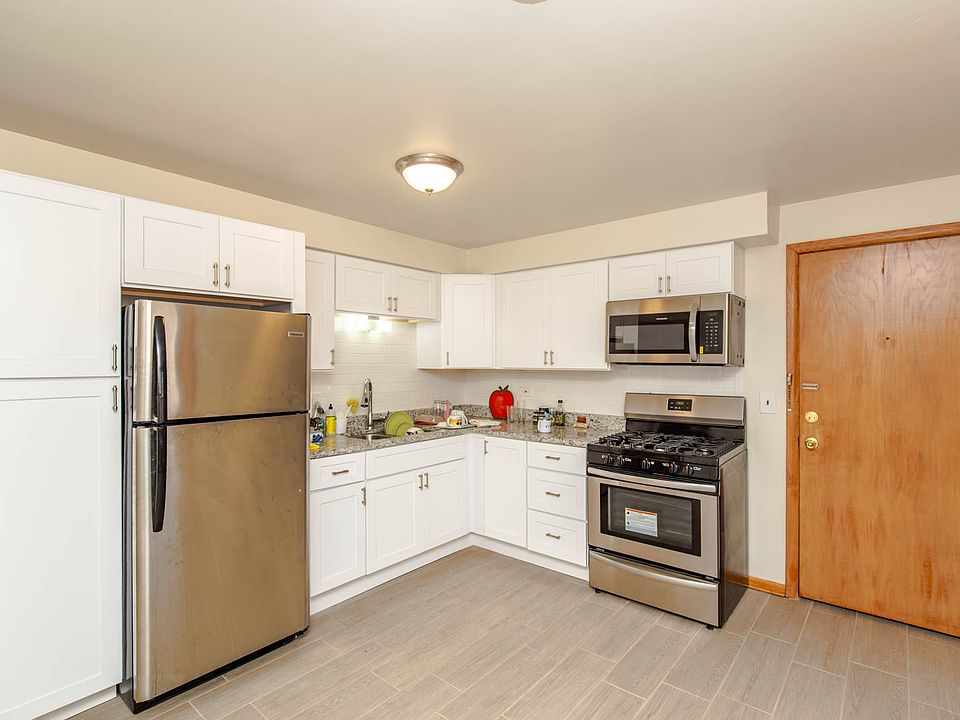 1st image of 5238 N Neenah Ave APT 3D