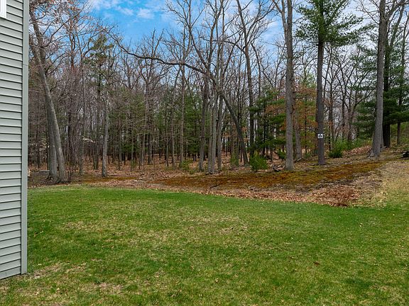 3rd image of 16884 Arbor Way Dr