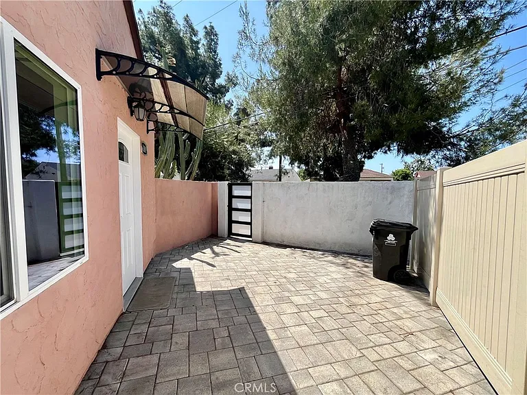 6201 Goodland Ave — Photo 2