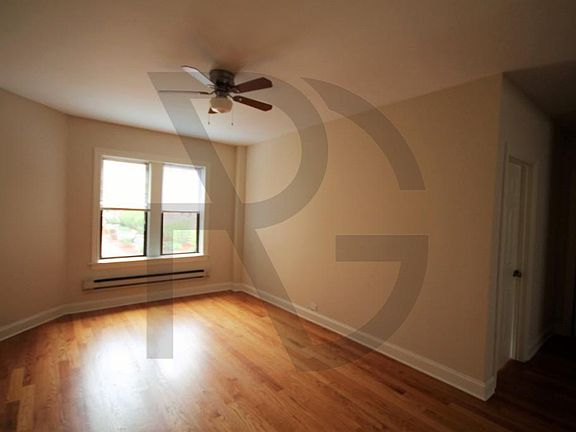 2nd image of 3720 N Pine Grove Ave #3724S1
