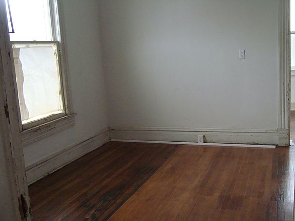 4th image of 1126 Los Angeles Dr