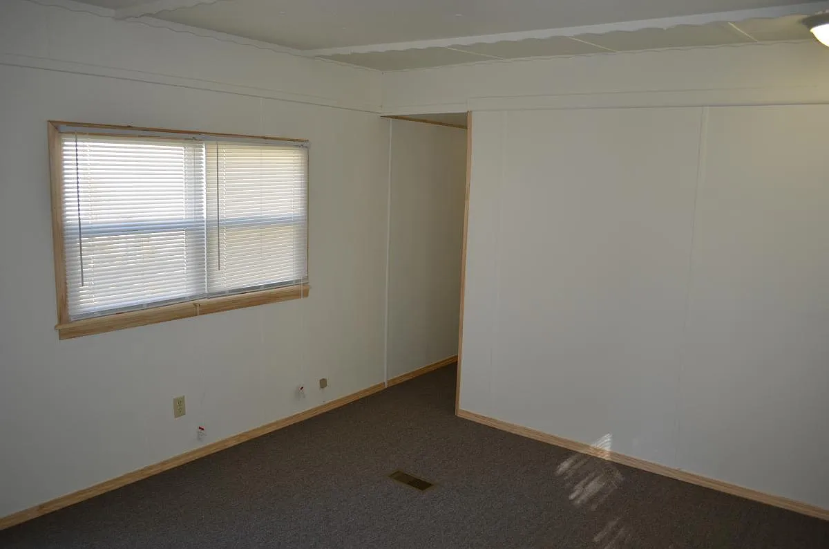 Building Photo - 7600 Heatherstone Dr #19