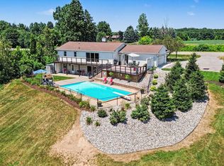 2770 Leonard St, Marne, MI 49435
