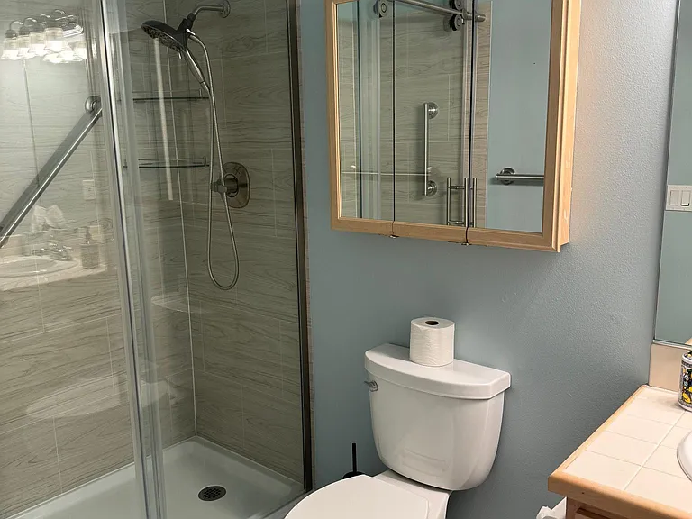 1252 NE Forest Rock Ln — Photo 14
