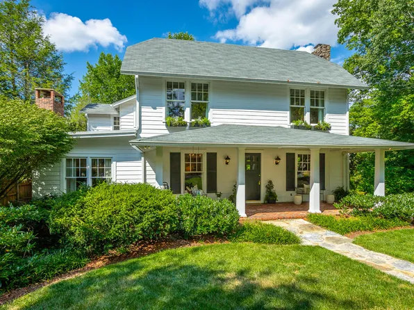 205 W Watkins St, Lookout Mountain, TN 37350