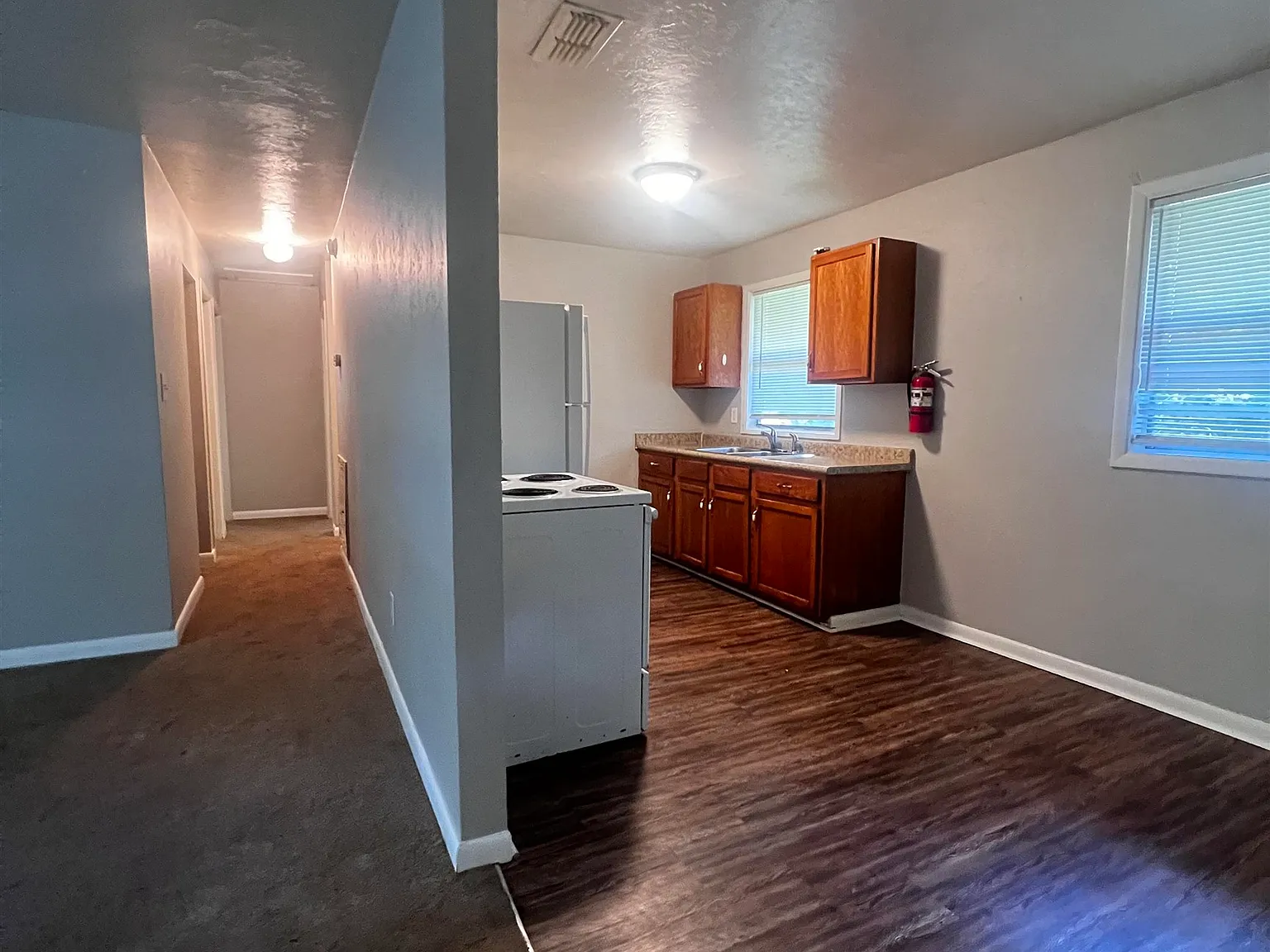 3 bed, 864 sqft, $1,350 — Photo 4
