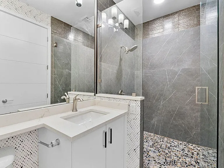 17057 Watersprite Lakes Rd — Photo 49