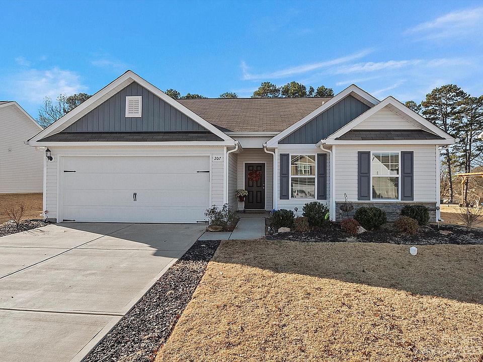 1st image of 207 Belcaro Dr