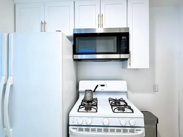 2133 N Buena Vista St — Photo 43