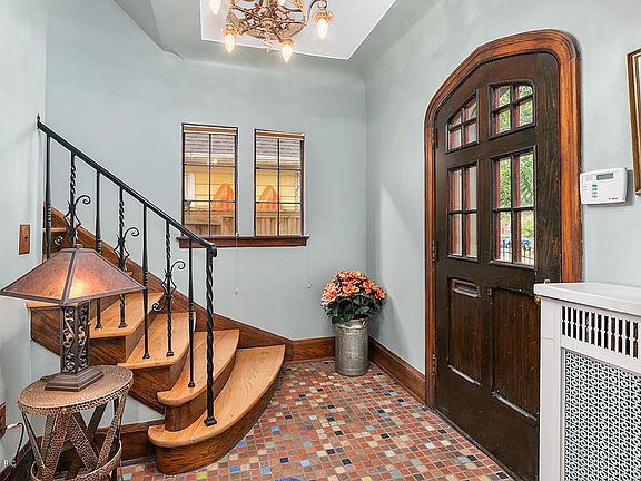 5th image of 508 Fountain St NE