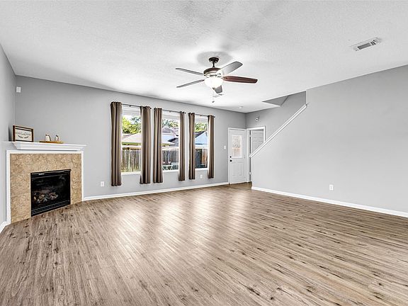 4th image of 5026 Forest Hurst Dr