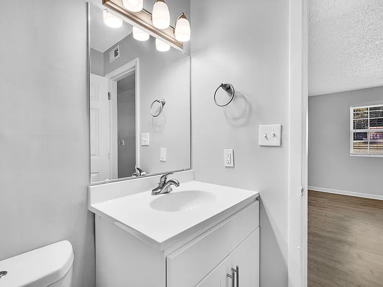 Willow Woods — Photo 8