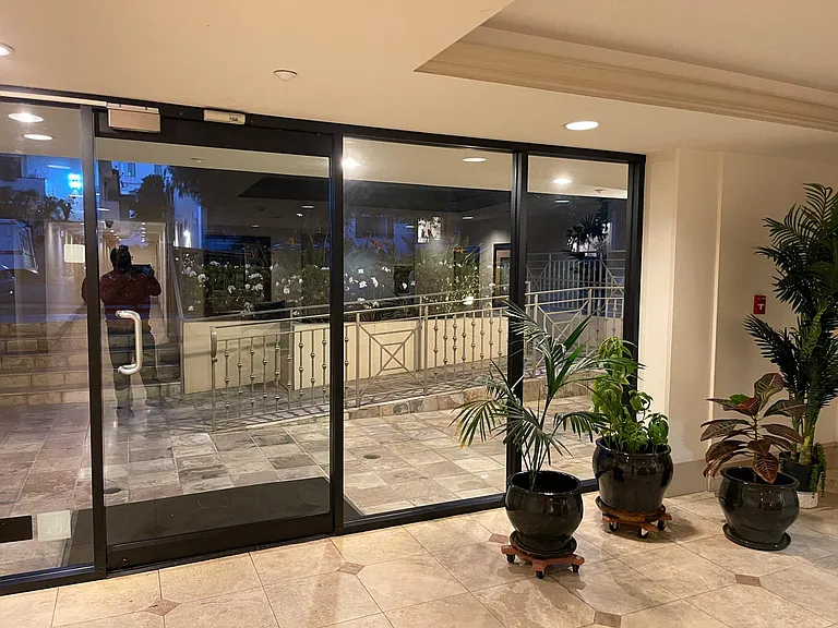 1337 Wellesley Ave #104 — Photo 34
