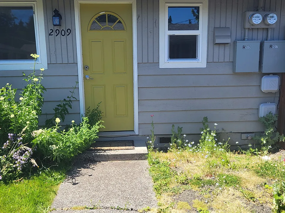 2909 30th Ave SE