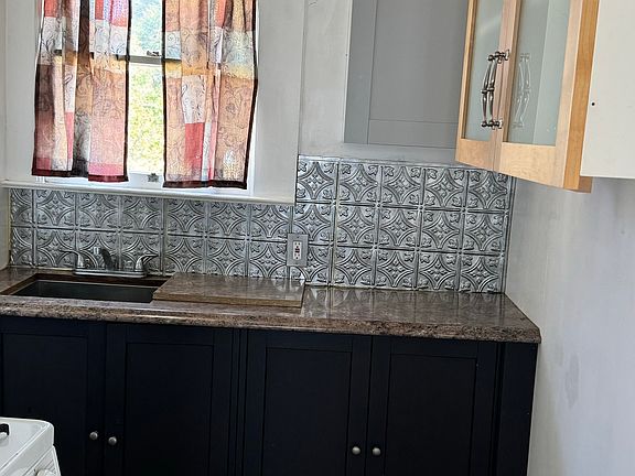 5th image of 2902 Broadway St #2