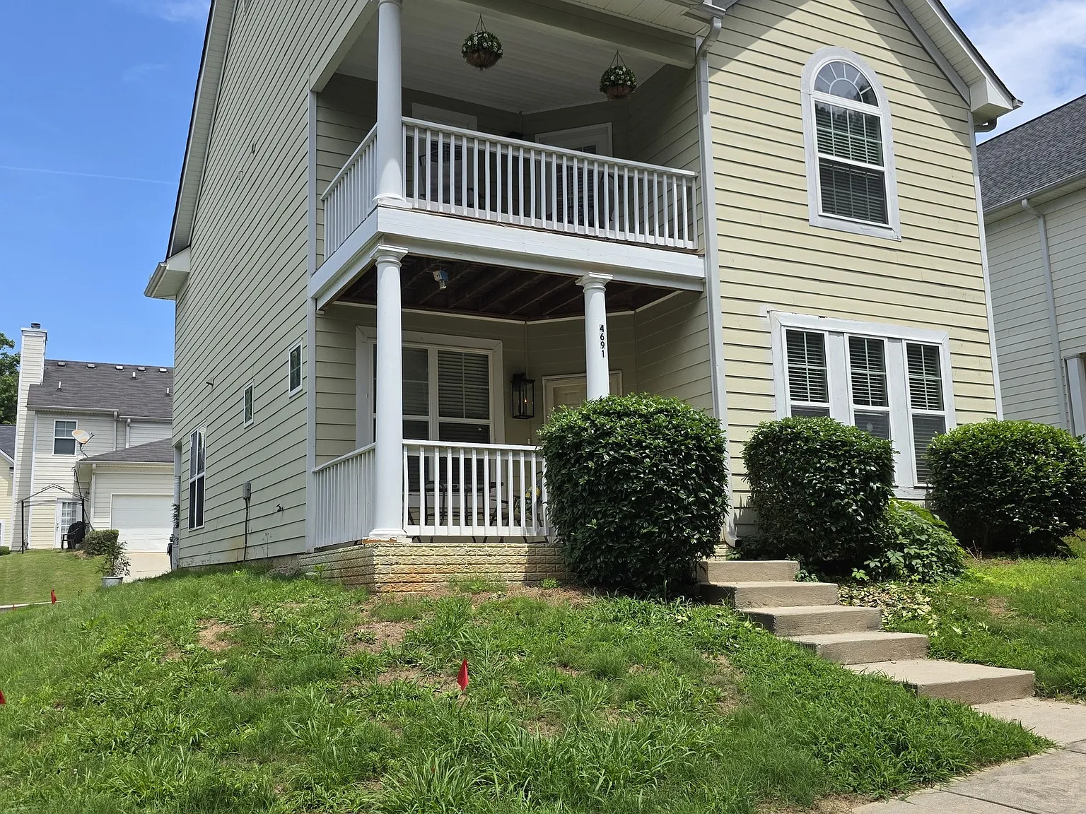 3 bed, 2.5 bath, 1821 sqft, $2,225 — Photo 2