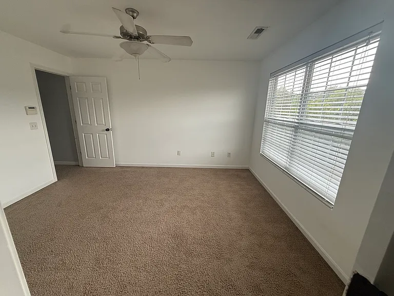 9084 Haileys Pond Dr — Photo 15