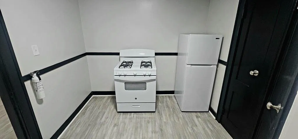 947 Maple Ave — Photo 4
