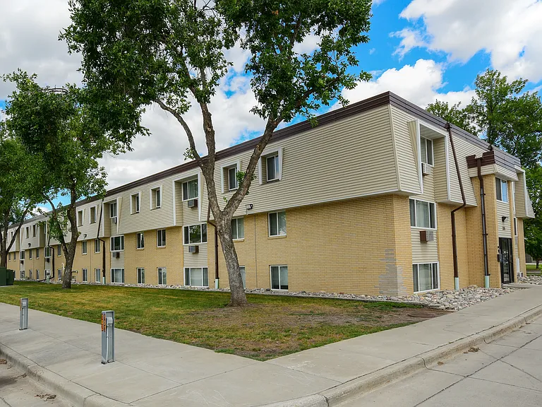 Valley Park Apartments — Photo 13