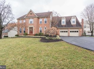 701 Huntsman Pl, Herndon, VA 20170