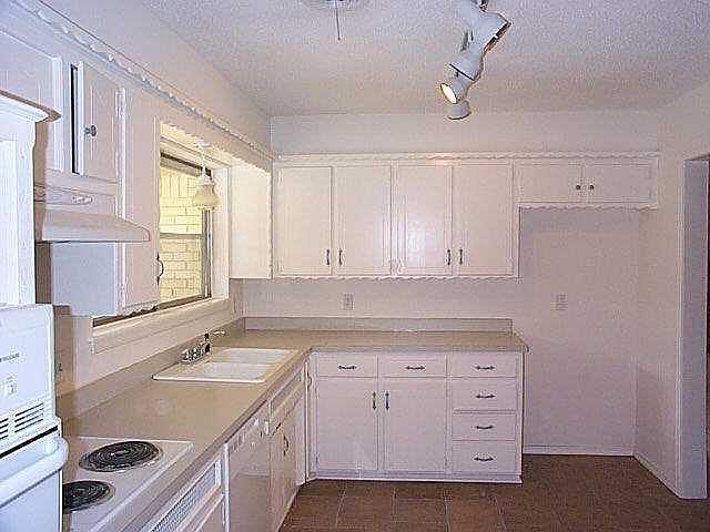 2nd image of 6306 Hillcrest Dr
